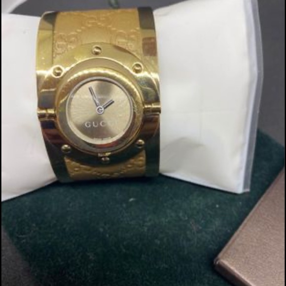 Gucci Cuff Watch main image 7